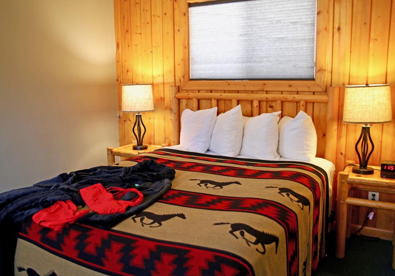 Healing Waters Resort And Spa Пагоса Спрингс Екстериор снимка